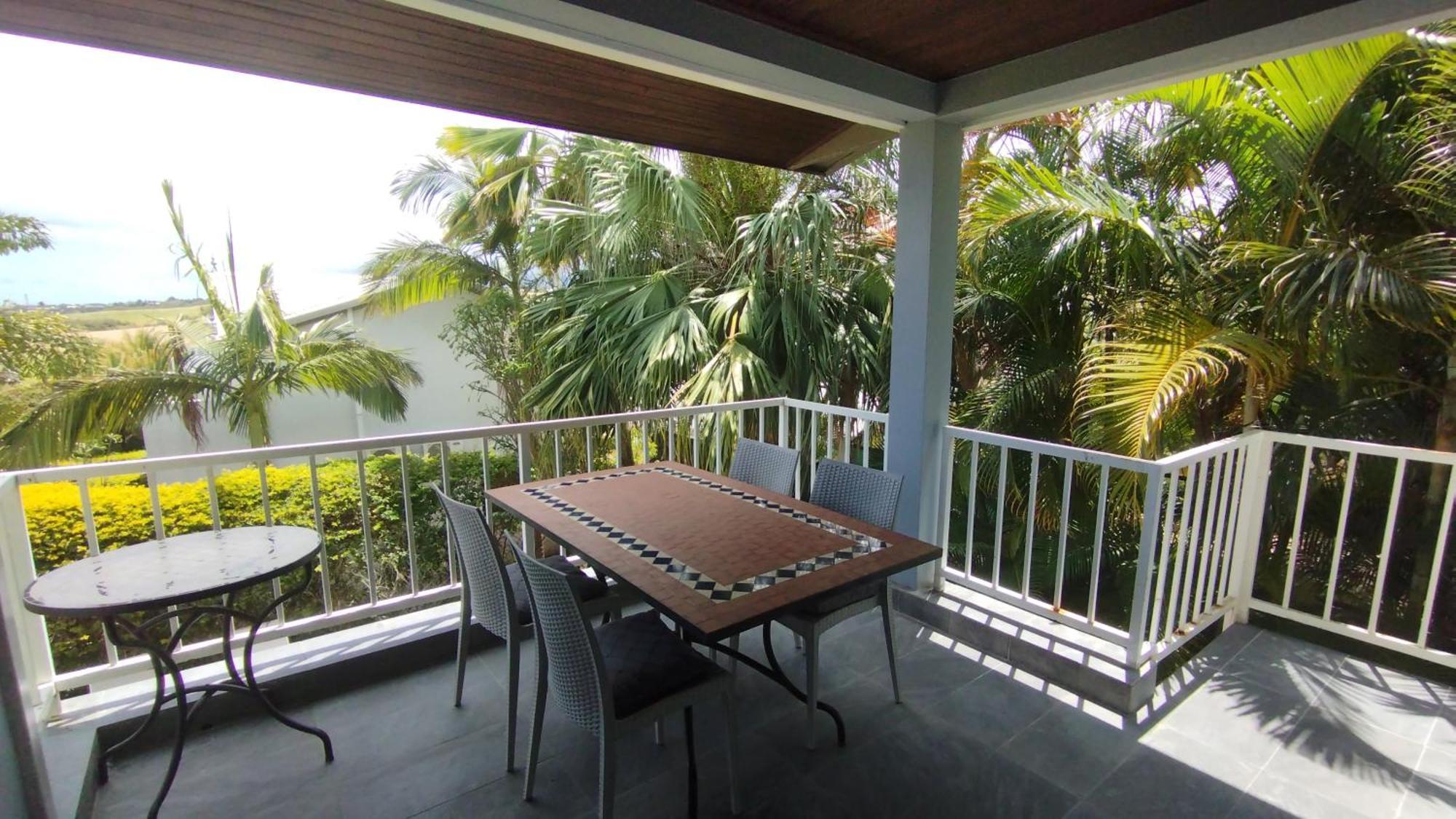 F2 Residence Oasis Terre Rouge A Saint Pierre Exterior photo