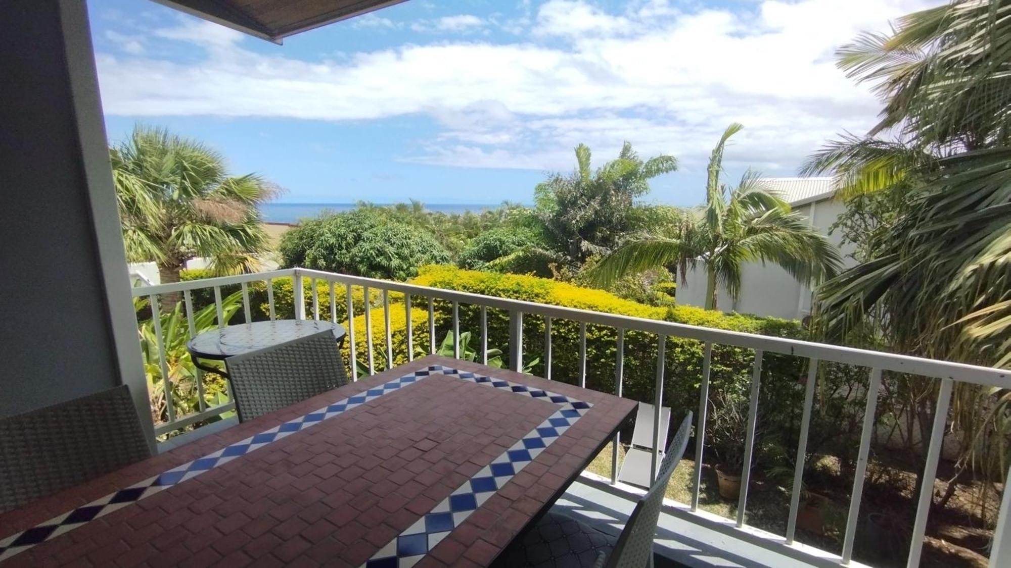 F2 Residence Oasis Terre Rouge A Saint Pierre Exterior photo
